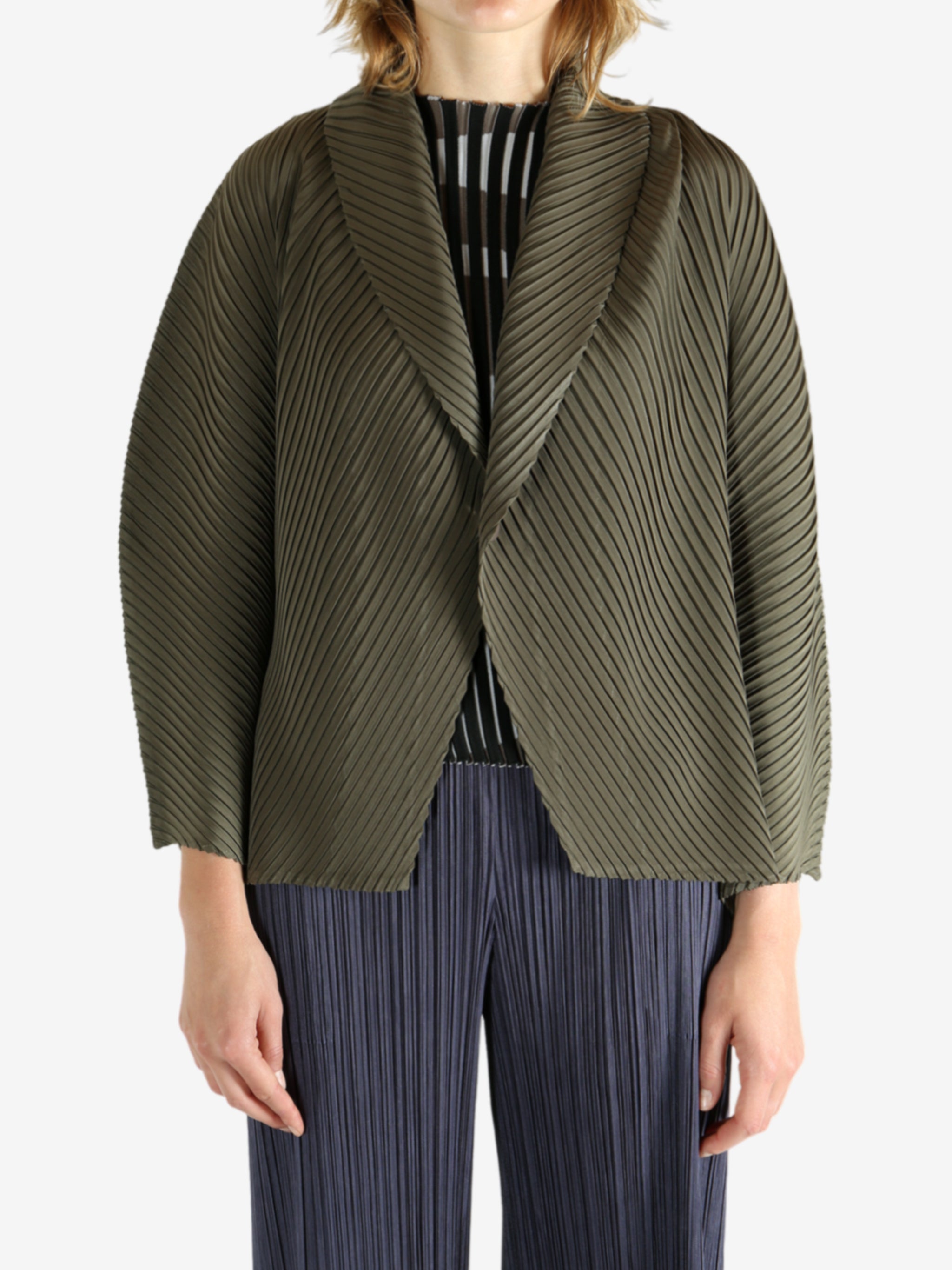 ISSEY MIYAKE - Women Soft Fold Pleats Cardigan – Atelier New
