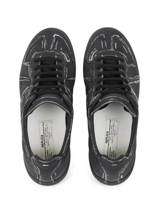 Black shoes, front view