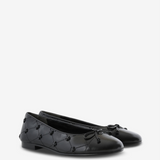 Black shoes, front view