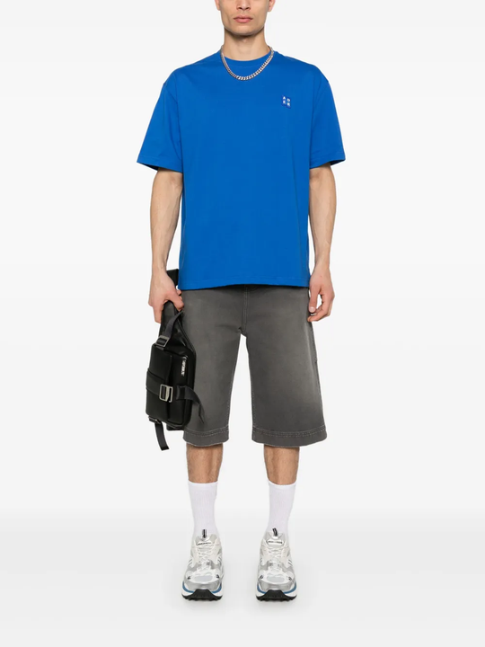 Blue T-shirt, full body view