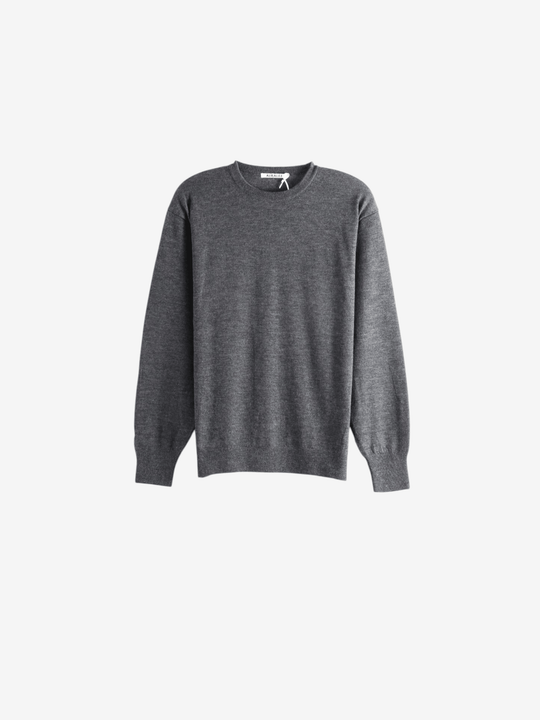 Grey knitwear, front view