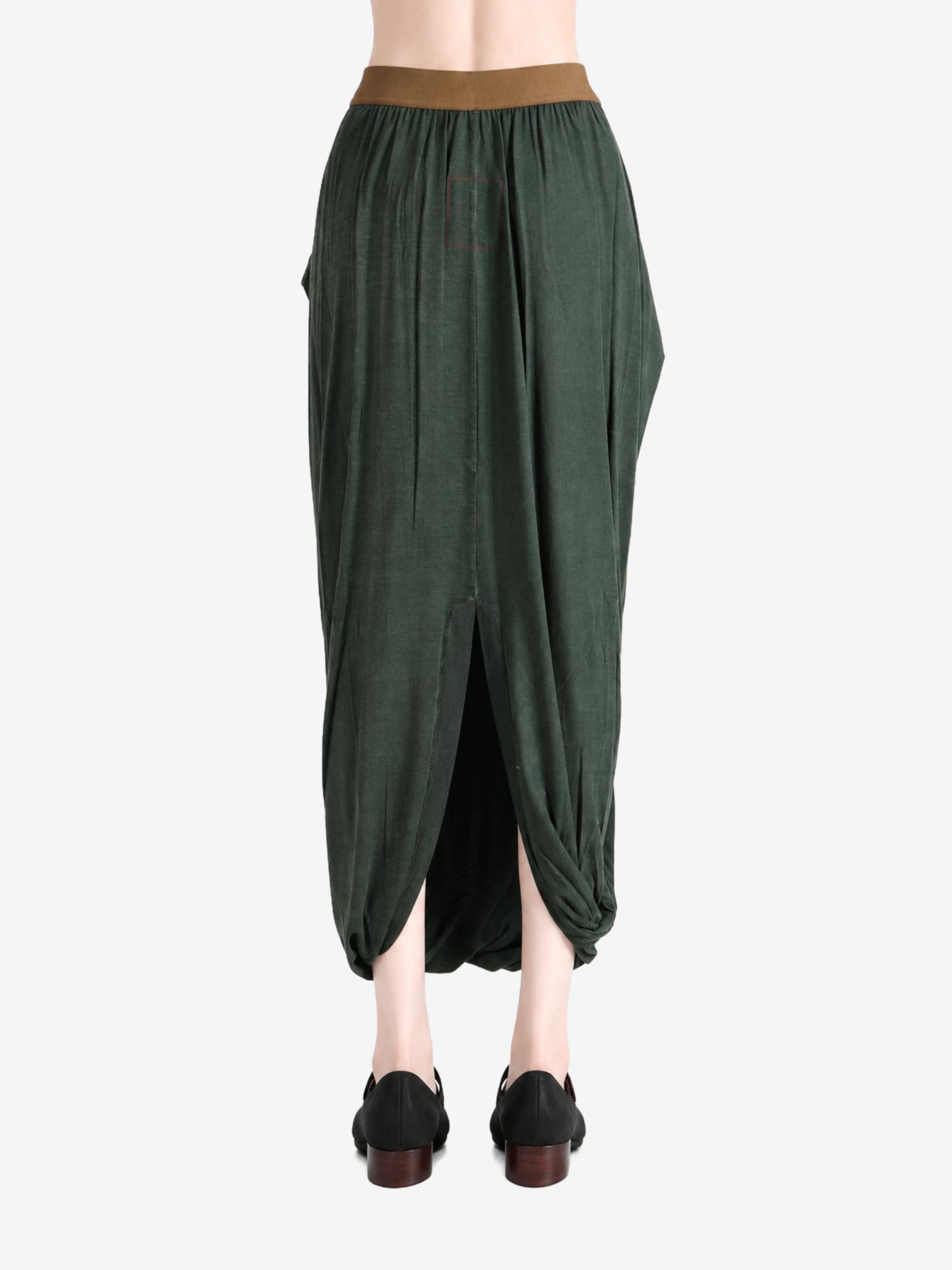 Green skirt, front view