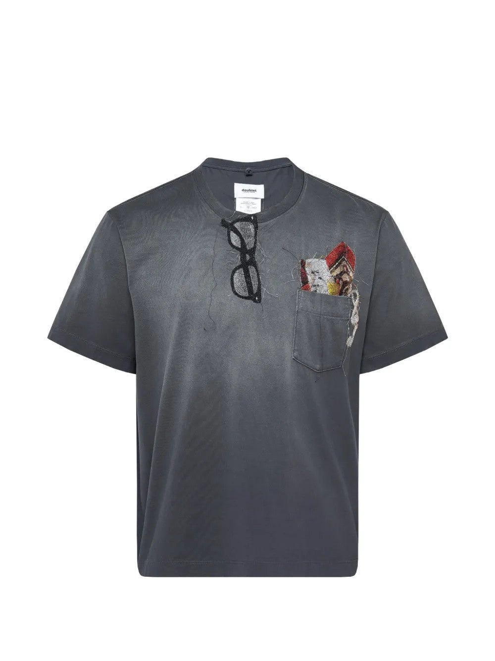 Grey shirt, front view