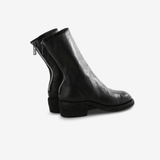 Black boots, front view