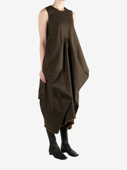 Brown dress,full body view