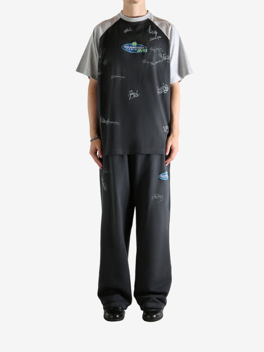 Black t-shirt, full body view