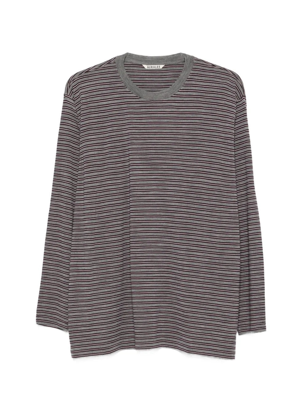 Grey t-shirt, front view