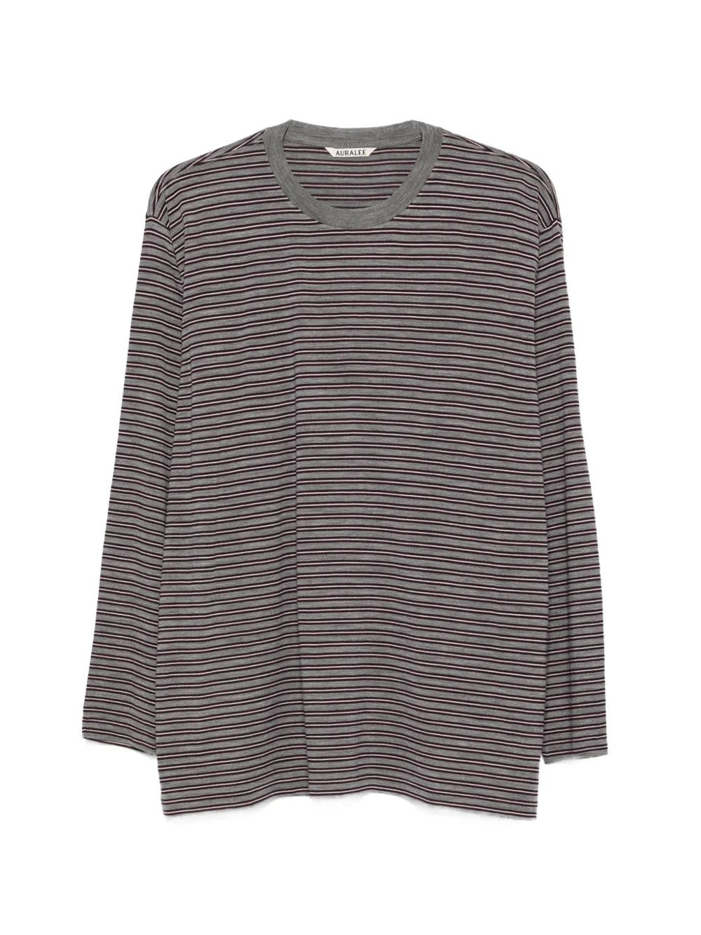 Grey t-shirt, front view