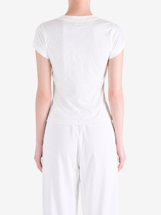 White t-shirt, full body view