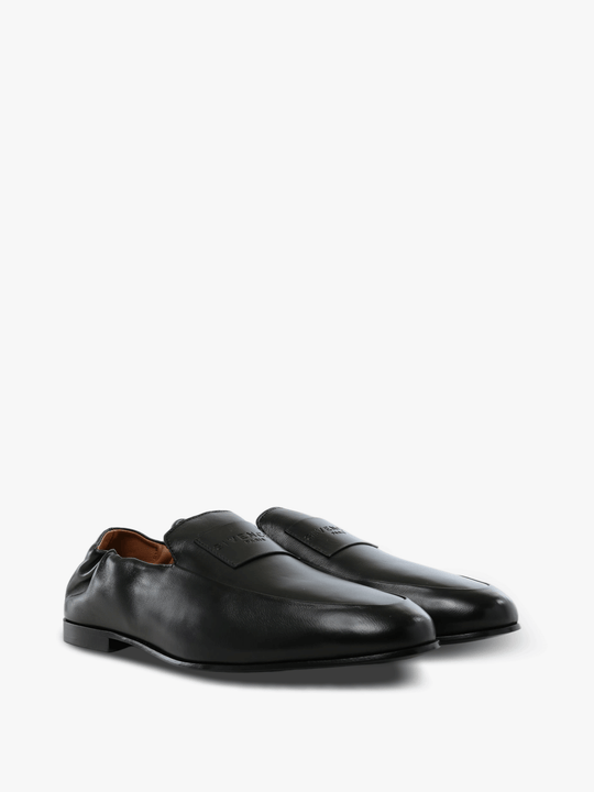 Black shoes, front view