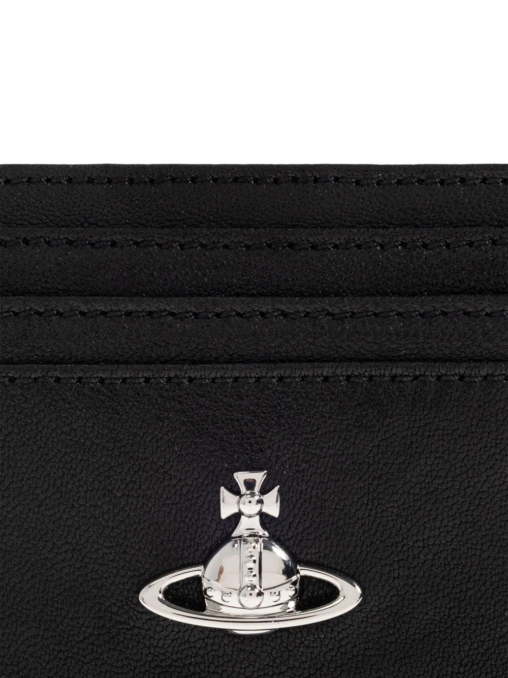 Black accessories, front view