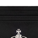 Black accessories, front view