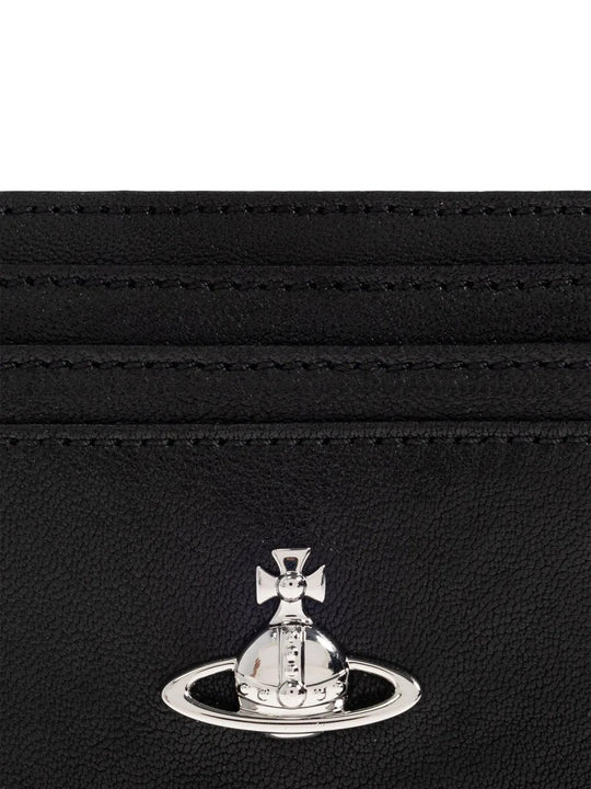 Black accessories, front view