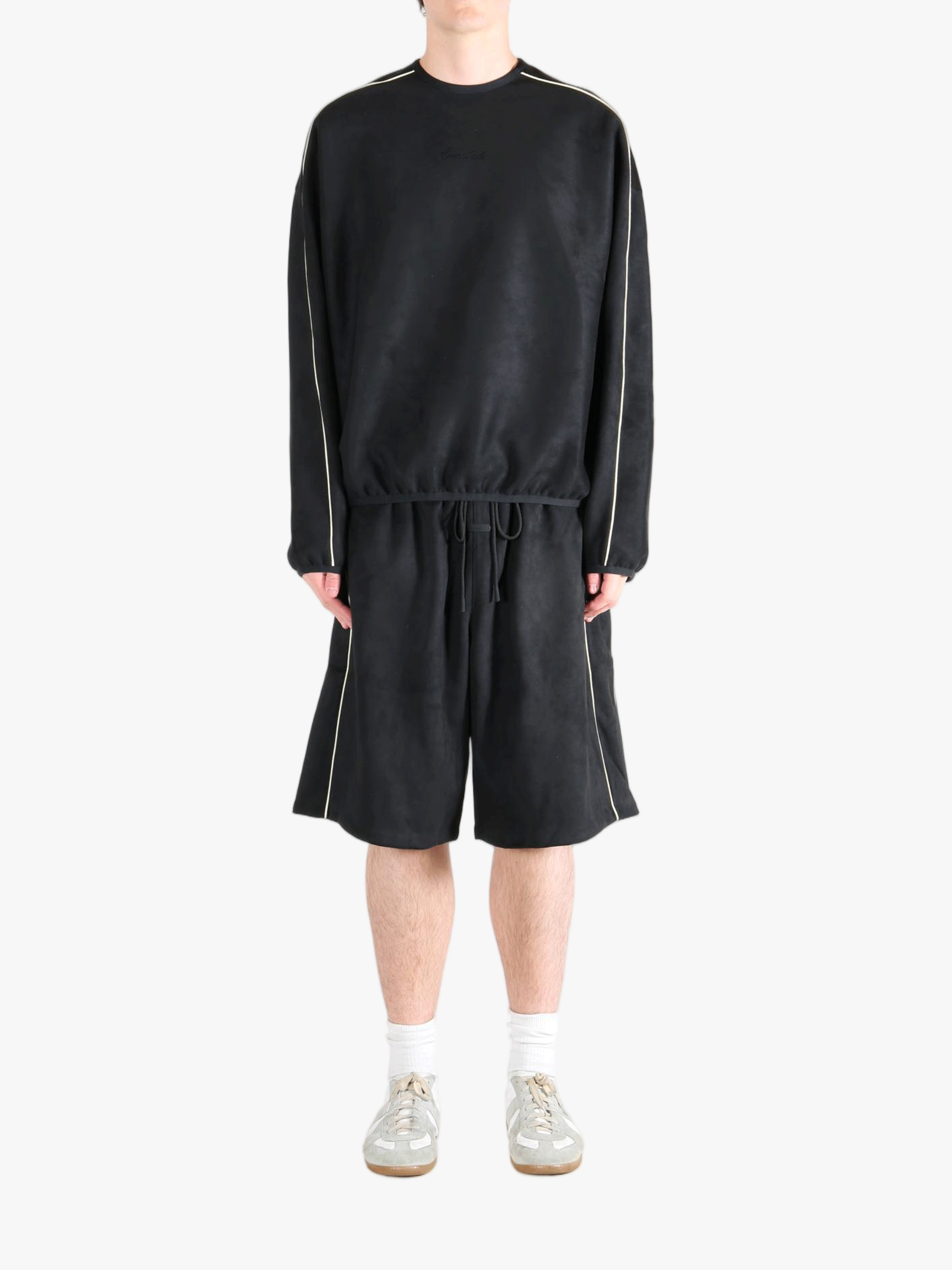 Black shirt,full body view