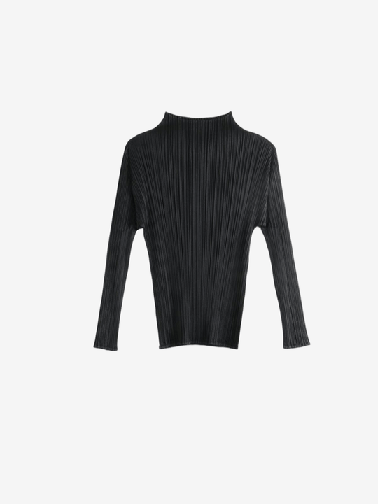 Black shirt, back view