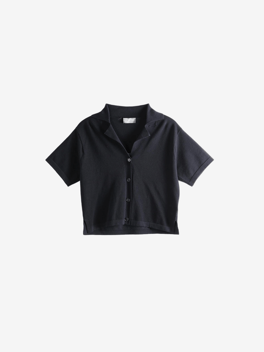 Black shirt, front view