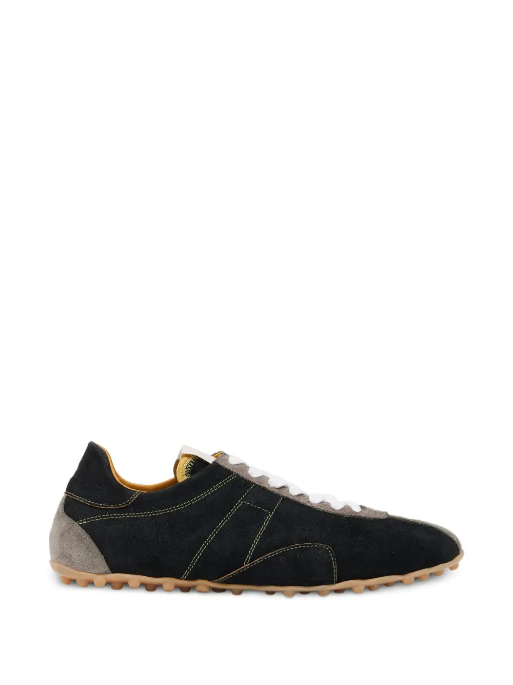Black shoes, front view