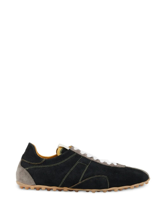 Black shoes, front view