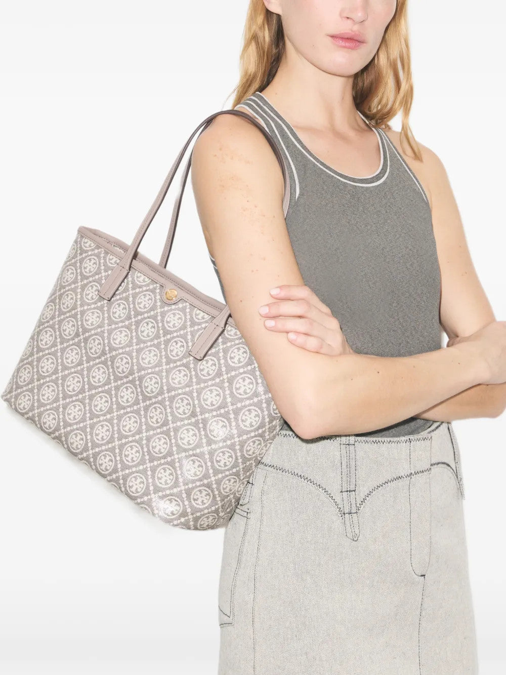 Grey bag, front view