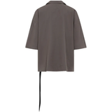 Grey shirt, back view