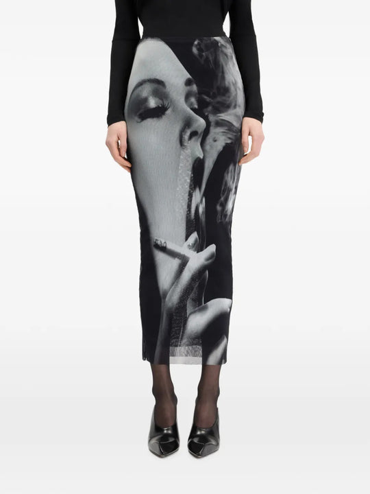 Black skirt, full body view