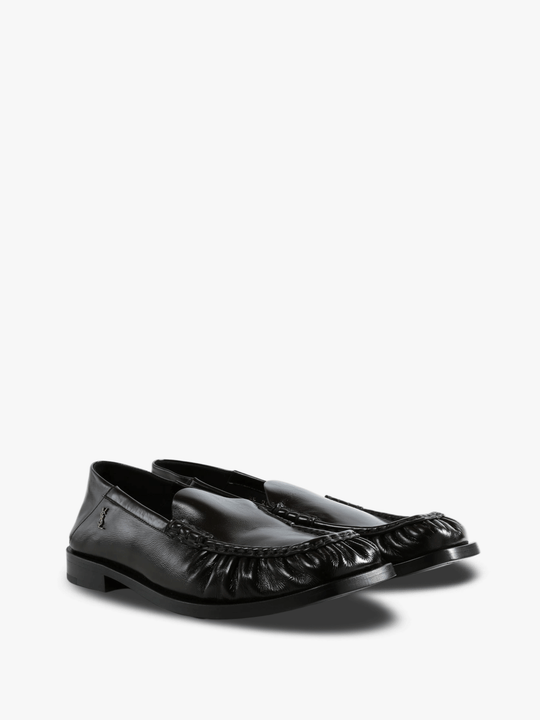 Black shoes, front view