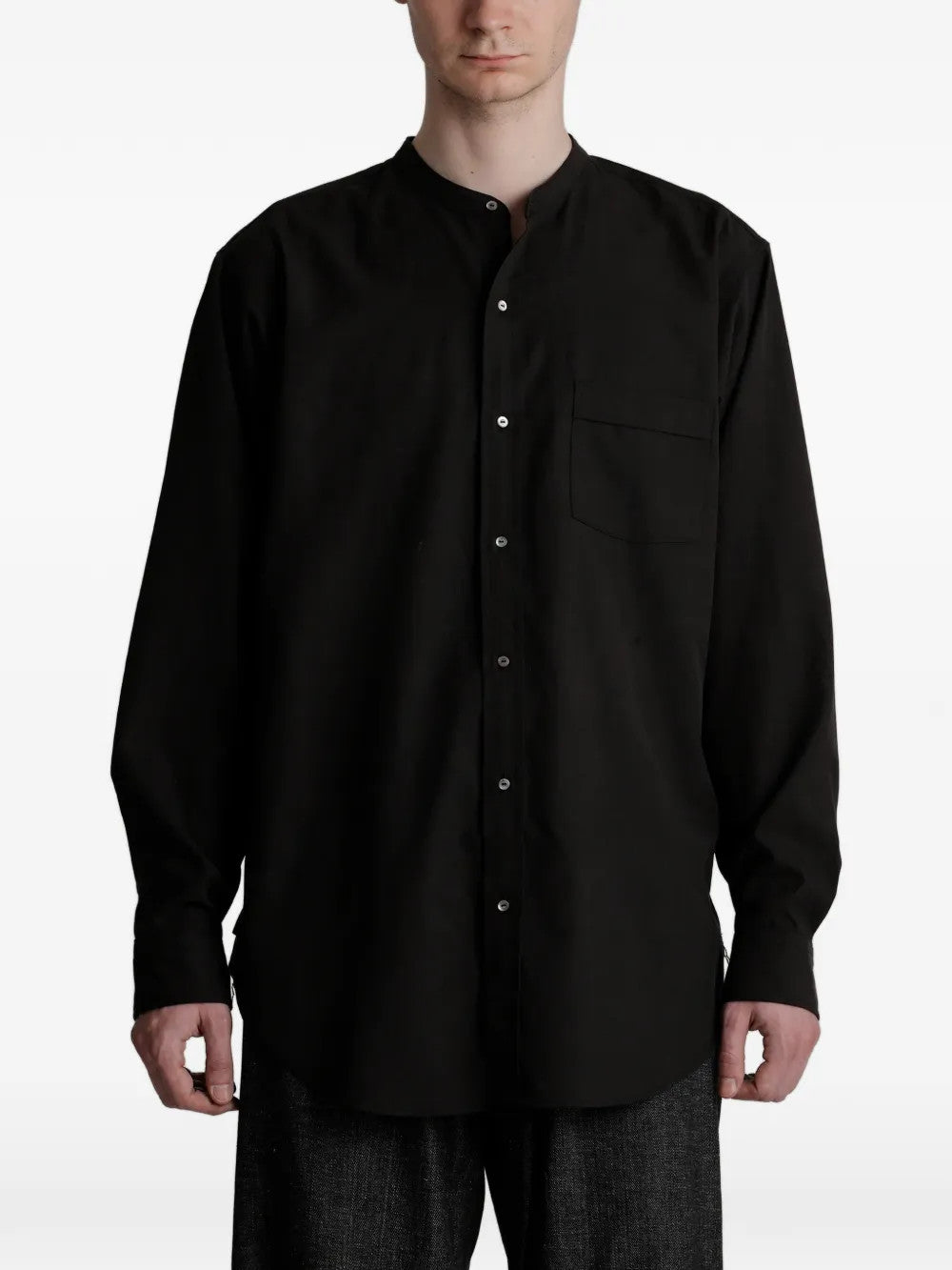 Black shirt, full body view