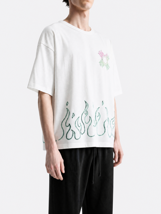 White t-shirt, full body view