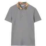 Grey shirt, front view