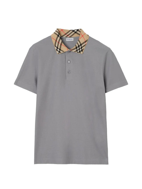 Grey shirt, front view