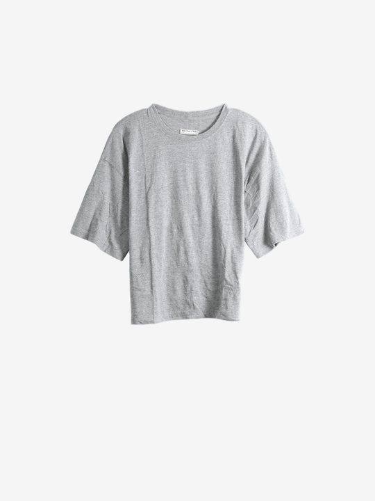Grey t-shirt, front view