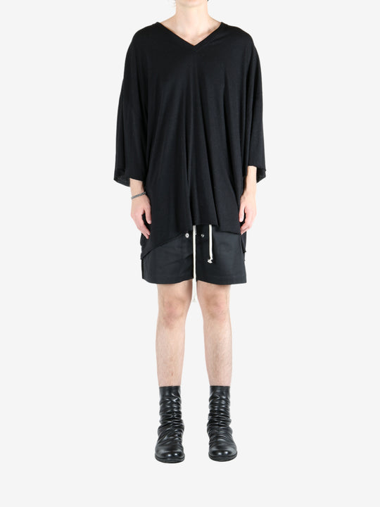 Black t-shirt, full body view
