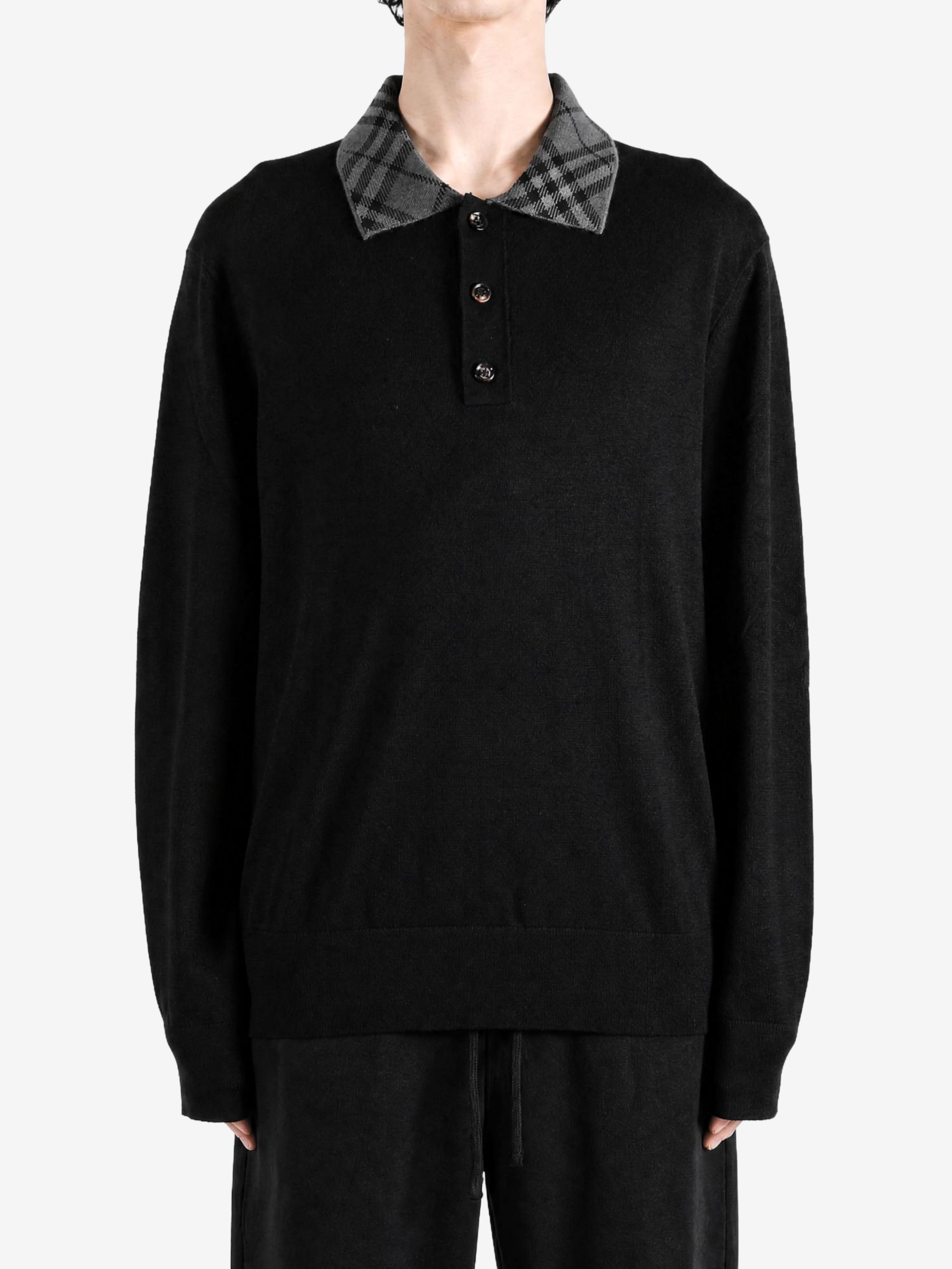 Black shirt, front view