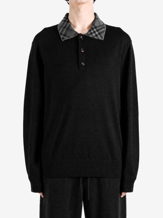 Black shirt, front view