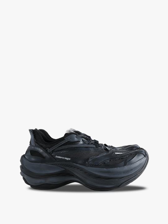 Black shoes, front view