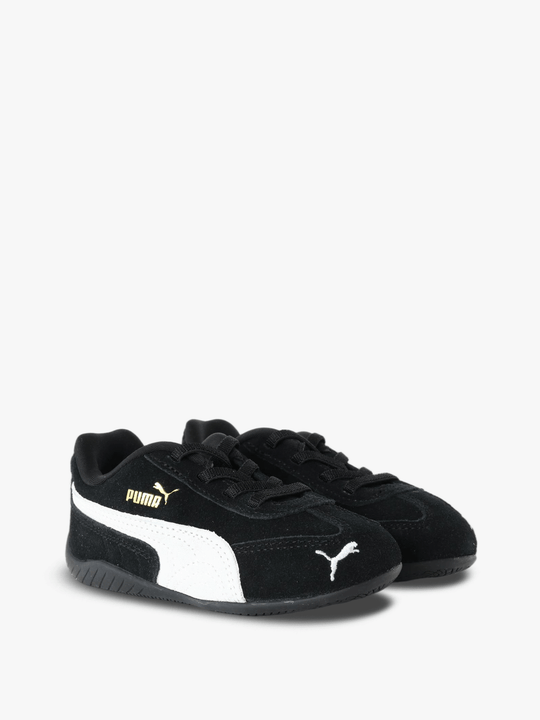 Black shoes, front view