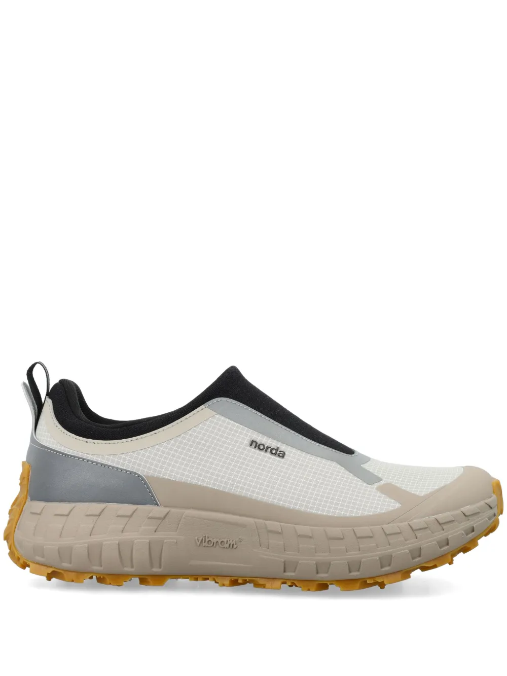 Grey sneaker,front view