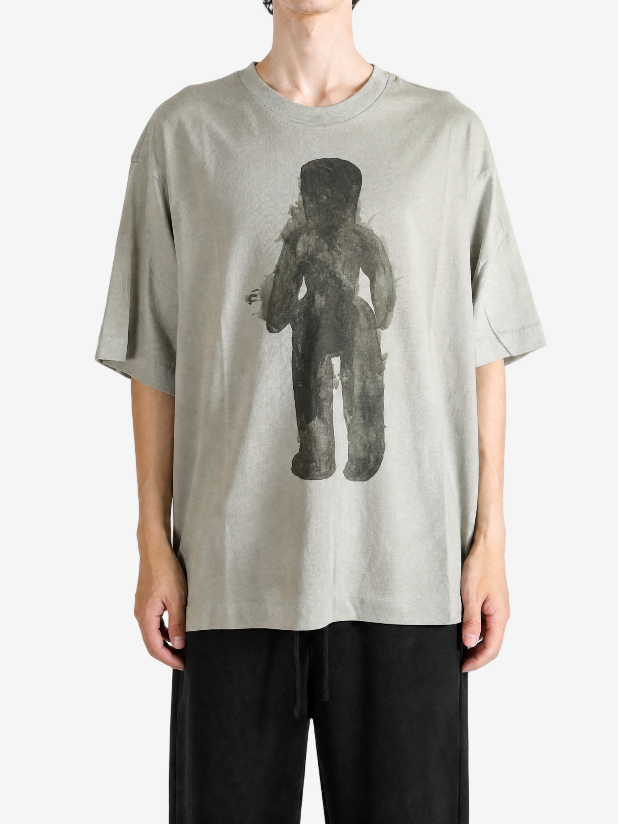 Grey t-shirt, full body view
