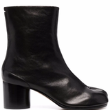 Black boots, front view