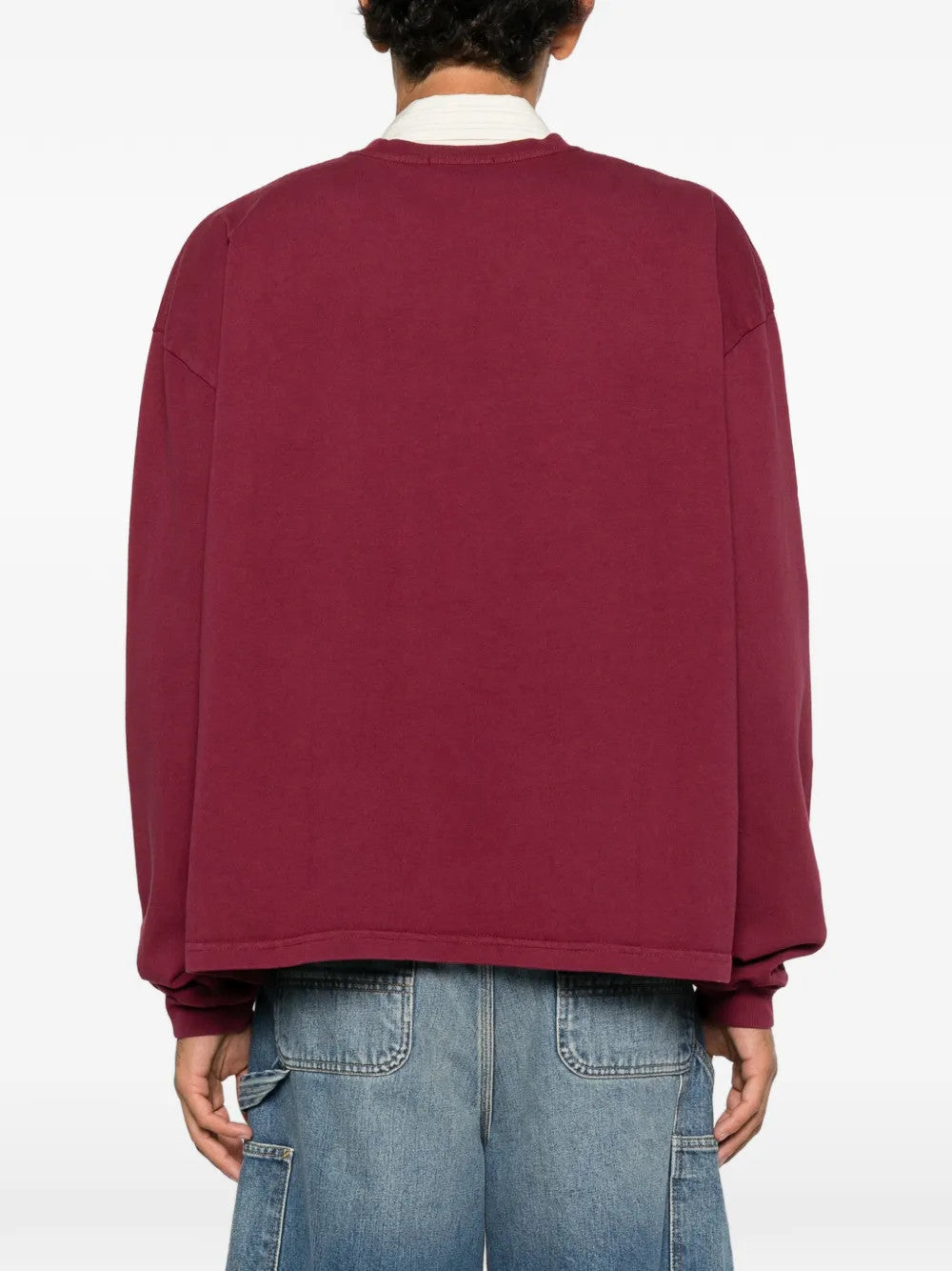 Burgundy t-shirt, full body view