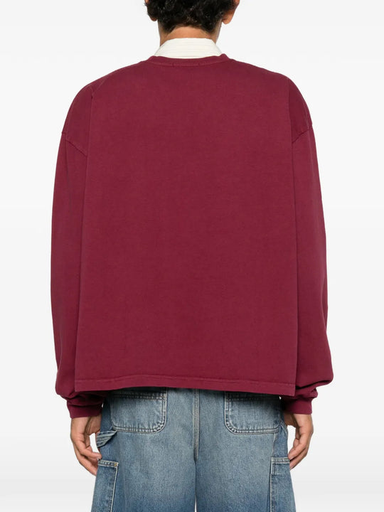 Burgundy t-shirt, full body view