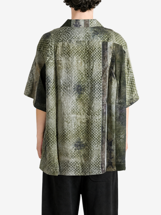 Green shirt, full body view
