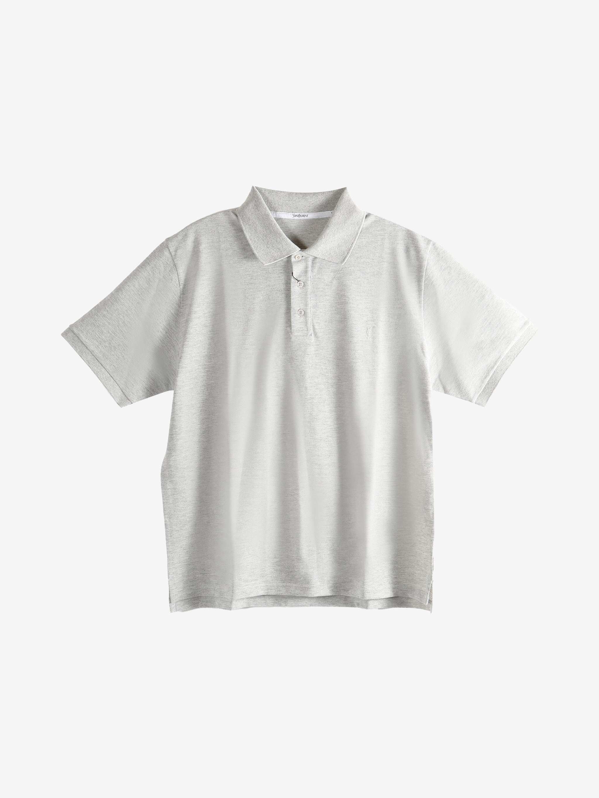 Grey shirt, front view