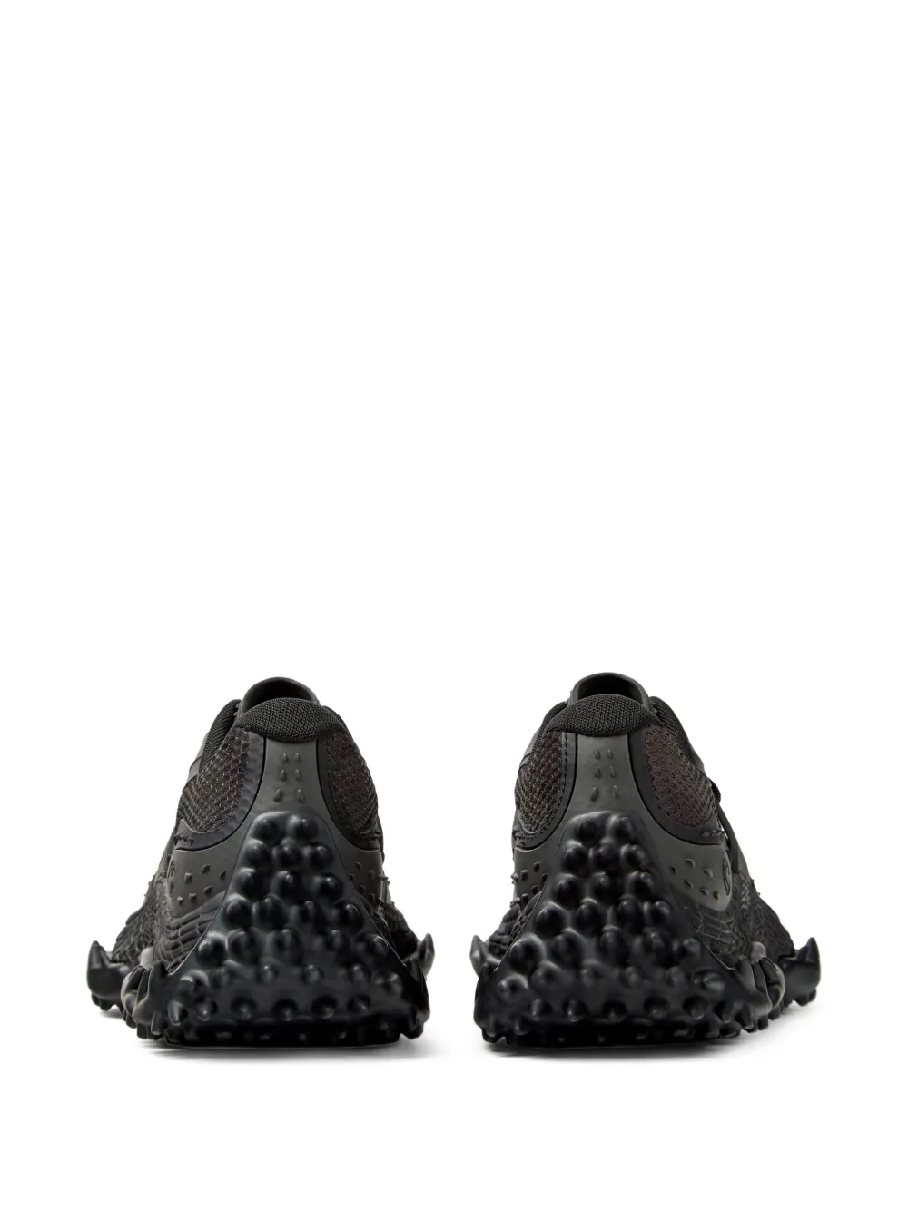 black sneakers,back view