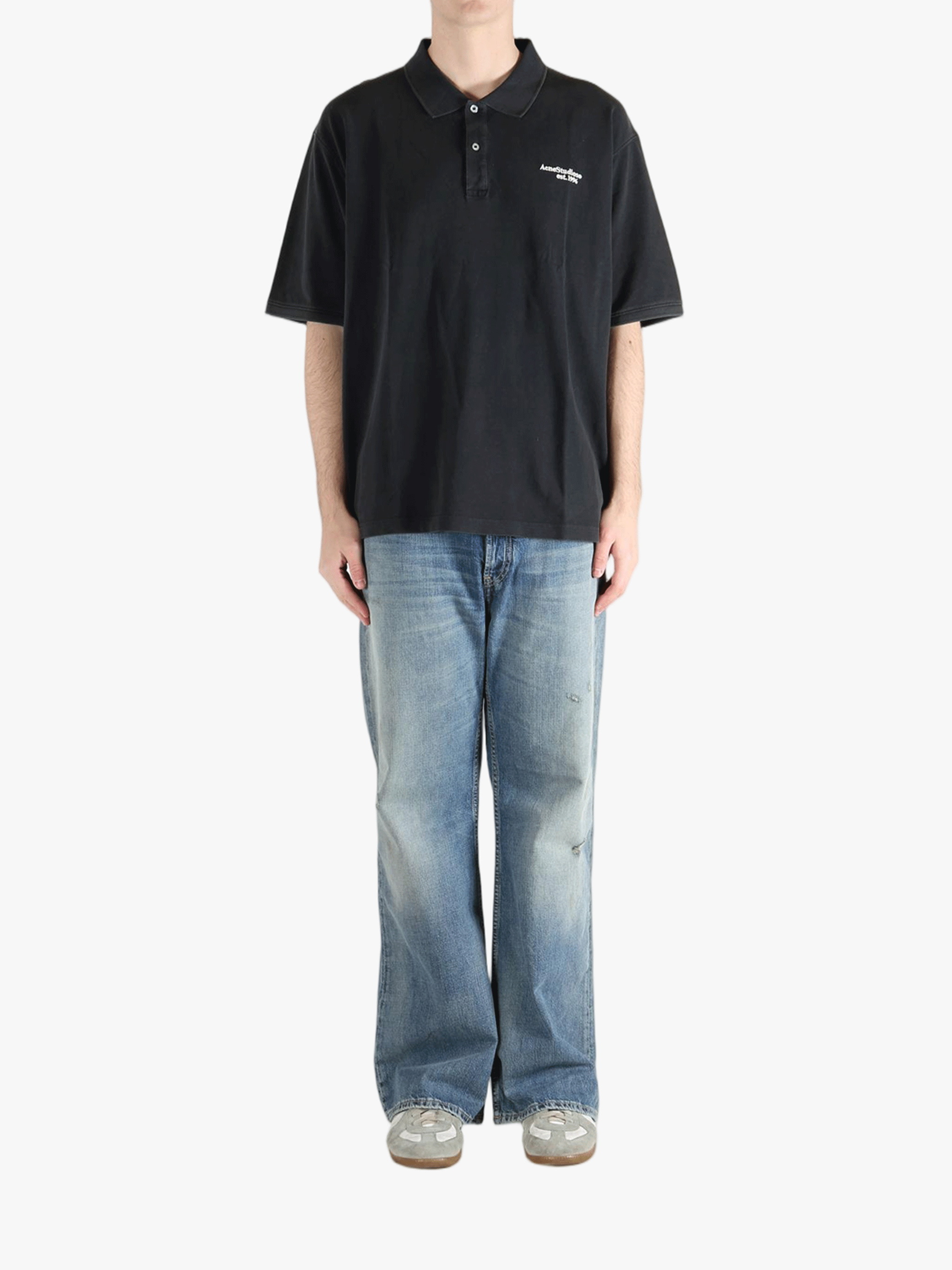 Black t-shirt, full body view