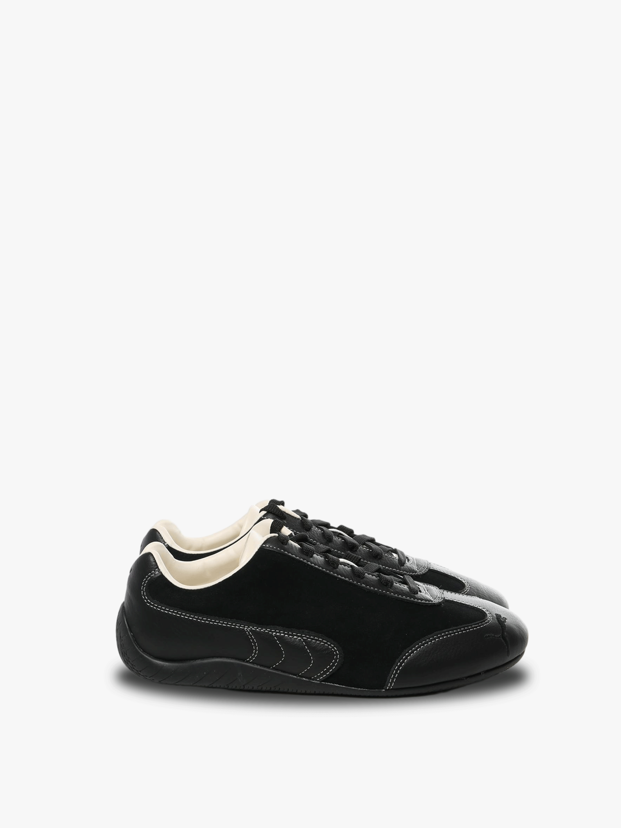 Black sneaker,front view