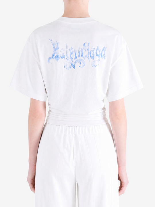 White t-shirt, full body view