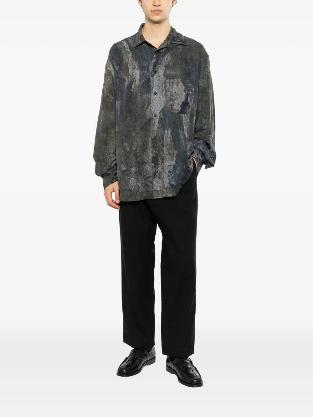 Grey shirt, full body view