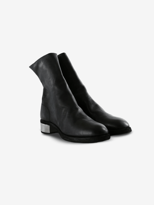 Black boots, front view