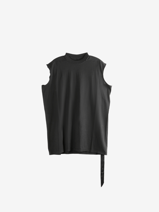 Black t-shirt, front view